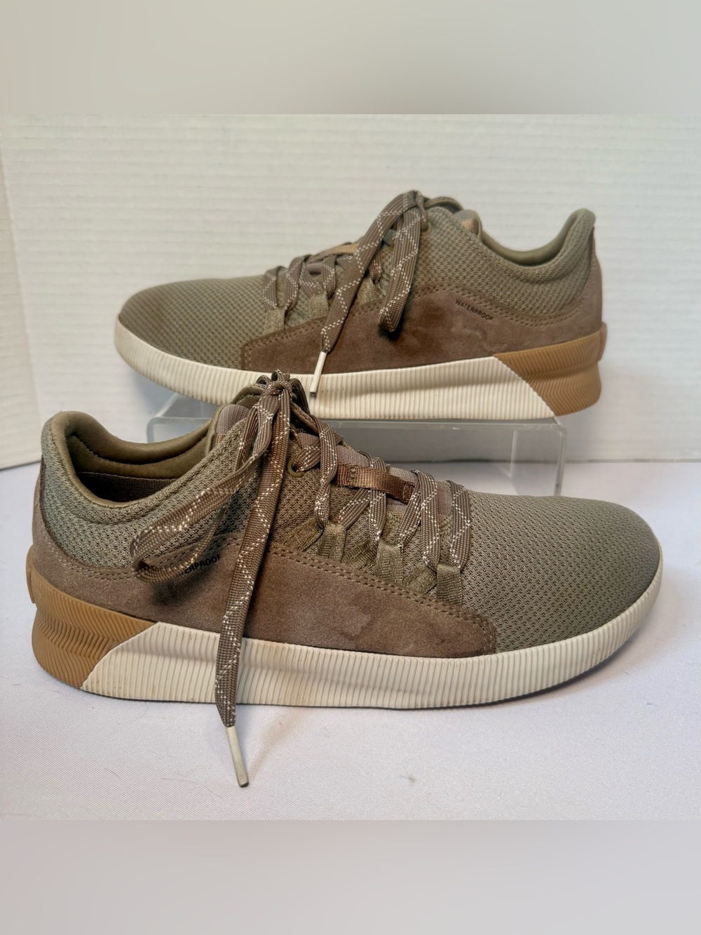 Women’s Size 8.5 Sorel Out 'N About Plus Suede Mesh Shoes Olive Green Waterproof
